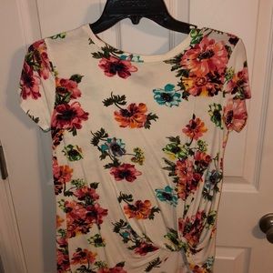 Floral boutique top